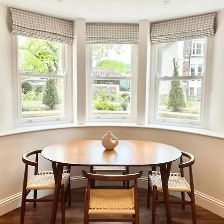 Redland - 2 * Bristol