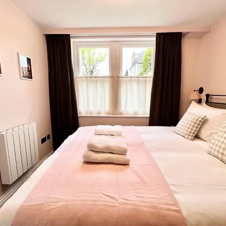 Redland - 2 Apartment *