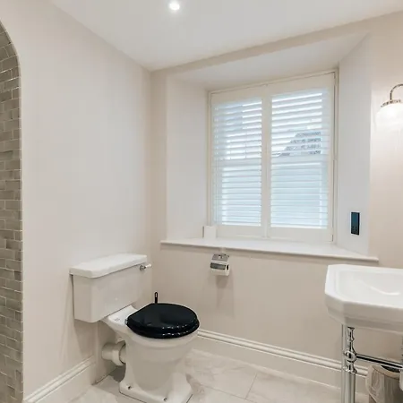 Redland - 2 Apartment