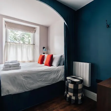 Redland - 2 Apartment