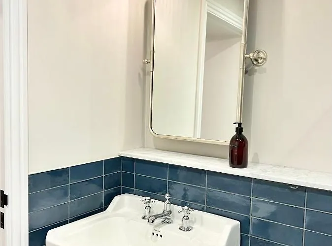 Redland - 2 * Bristol